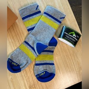 NWT- Procompression Lifestyle Crew Socks-Size S/M
